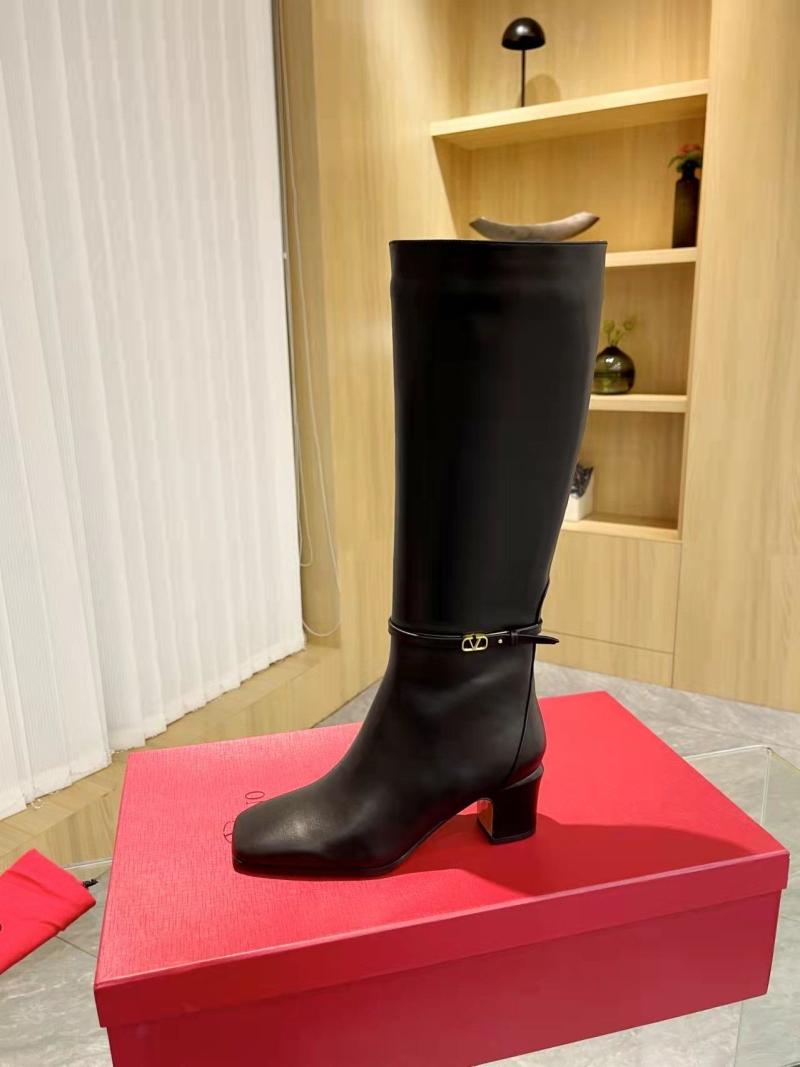 Va1e*ntin0 boots